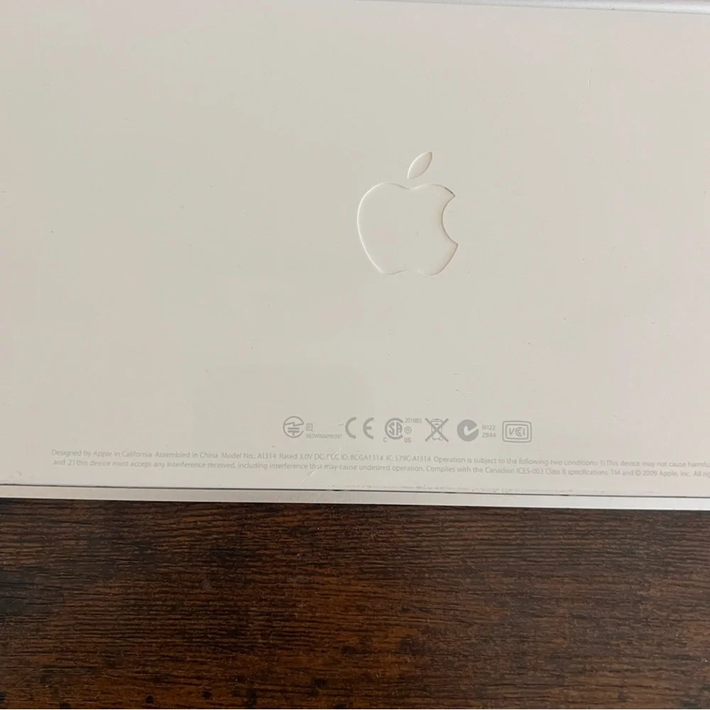 APPLE Wireless Keyboard Model A1314